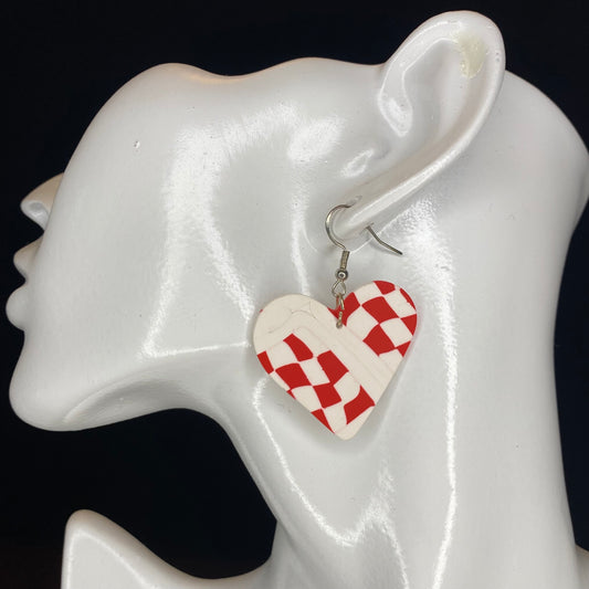 Featherweight Series - Red and white checkered circle earrings